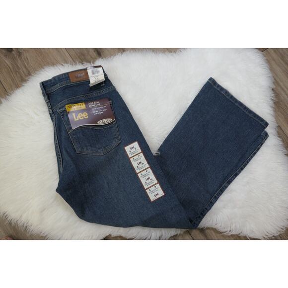 NWT Lee Jeans Women's Size 8P Straight Fit Pants Boot Cut Mid Rise Blue - Picture 1 of 13